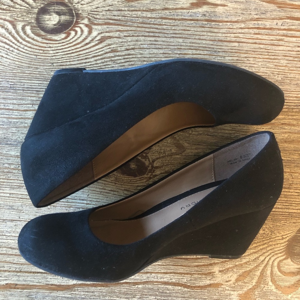Chinese Laundry Black Wedges